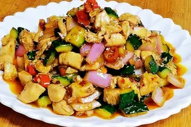 家常小炒鸡丁这样做，嫩滑鲜香又入味，下饭又下酒，家人特喜欢视频封面
