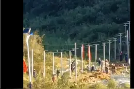 云南省富宁县和越南交界，隔网准备完工，同志们辛苦啦视频封面