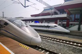 火车开进我的家乡一一临沧视频封面