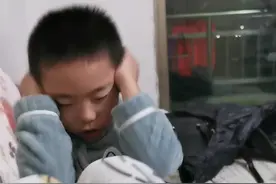 八岁小孩的腹肌是怎么练成的视频封面