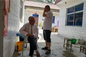 亲亲的父女俩，却相处的水火不容，小袁左右为难，彻底被气哭视频封面