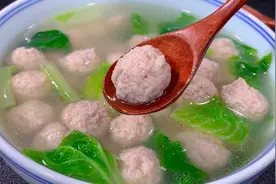 肉丸子汤好吃有诀窍，教你饭店不外传秘诀，汤鲜肉嫩不腥不柴视频封面