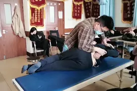 腰椎疼痛难忍无法站立，刘阁大夫正骨快速解决!