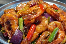 厨师长教你干锅虾的家常做法，步骤详细，外酥里嫩下酒又下饭