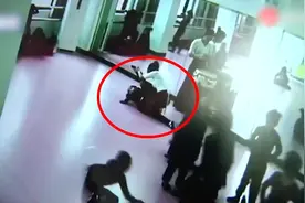 6岁小女孩练习舞蹈导致瘫痪，妈妈泪哭，监控还原真相