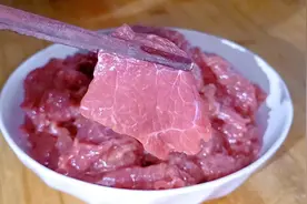 牛肉怎么腌制才嫩？其实方法特别简单，腌好的牛肉鲜嫩爽滑！