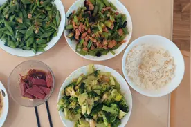 听说大米做成捞米饭对糖人血糖比较友好，吃完看看餐后血糖怎么样视频封面