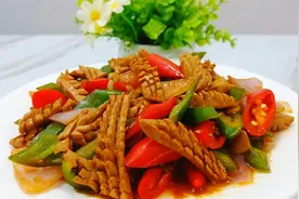 家常菜“爆炒腰花”正确的做法，鲜嫩爽口，没有腥骚味，下饭一绝视频封面