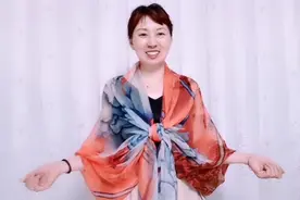 丝巾这样系防晒凉快好看，关键简单啊，婆婆看了也想要一件视频封面