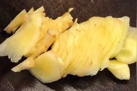 百岁国医大师的最低成本保养秘诀，每天早上吃三片，好处太多啦视频封面