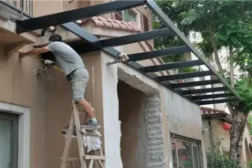 不用立柱也不用斜拉杆的雨棚该如何制作？今天分享制作全过程视频封面