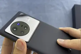 新品vivo X80至黑拆箱欣赏，vivo十年巅峰之作，性能突破天花板视频封面