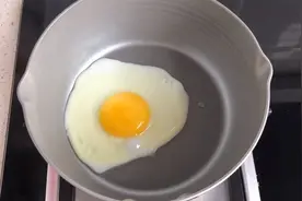 新种草的这款万能锅，可以煎炒炖煮炸，真有那么好用视频封面