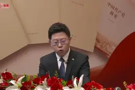 改革开放前后的两个历史时期视频封面