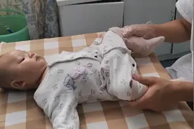 医生教你如何给宝宝做运动，宝爸宝妈看过来，你学会了吗