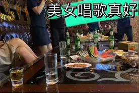 吃完饭和朋友去东莞有名的KTV玩，美女小姐姐唱歌太好听了，陶醉视频封面