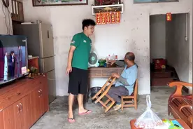 父亲节，强子给舅舅买点礼物也给老爸发个红包，希望他们身体健康