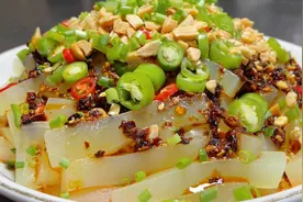 厨师长教你拌凉粉的家常做法，步骤详细，香味浓郁下酒又下饭视频封面