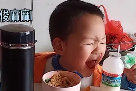 4岁的孩子不想吃饭真拿他没办法，看看这个下饭菜绝对让你流口水视频封面