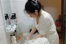 连续加班加点赶资料：燕姐是不是好憔悴？看到最后我有话对你说