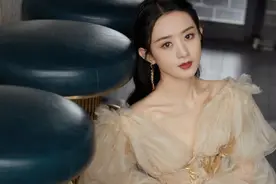 时尚芭莎，baby一如既往的美，但还是被压轴出场的赵丽颖比下去