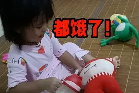 女儿的迷惑行为，自己不好好喝奶喂它们喝，劝说好几次才乖乖喝奶视频封面