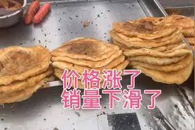 小伙的早餐涨价第二天，销量大幅下滑，顾客只管价格，不管质量视频封面