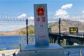 辽宁丹东市，中国和朝鲜交界处，丹东口岸