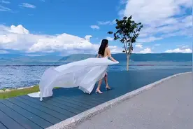 抖音热歌《执迷不悟》伤感好听，歌声句句深情，忍不住流泪