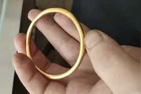 50克的黄金实心手镯，看看能有多大