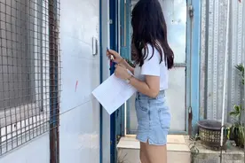 打工妹工地上班耗费5年青春，每月工资也只有5500，有必要继续吗视频封面