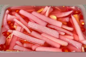 苍蝇馆子最受欢迎的泡萝卜，做法简单配方详细，酸辣脆爽又开胃