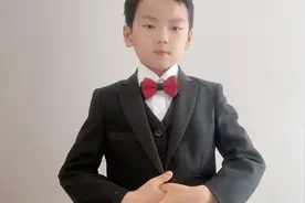 少年的心动是仲夏夜的荒原割不完烧不尽长风一吹野草就连了天～～视频封面