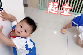 动感龙凤胎小宝贝，小朋友就是最爱运动！兄妹套装颜值爆表