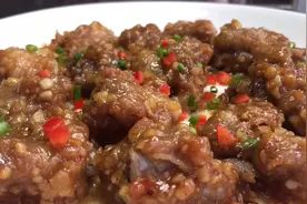 厨师长教你蒜茸蒸排骨的家常做法，步骤详细，蒜香浓郁下酒又下饭视频封面