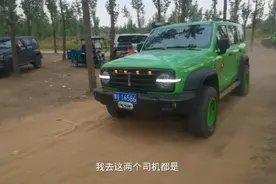 要想生活过得去，身上必须带点绿？两台绿色坦克300给陆巡上一课视频封面