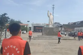 今天给疫情防控工作人员发荣誉证书，为他们点赞视频封面