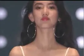 东京模特走秀，这才是正常穿搭吧😎😎视频封面