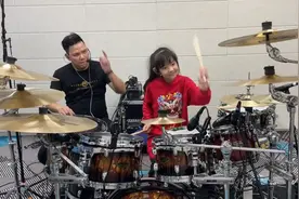 百听不厌的经典闽南歌，小姑娘架子鼓演奏发挥的很不错，铿锵有力视频封面