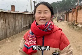 姑娘远嫁东北，山里养大鹅，鸡和羊差点丢了想想都后怕视频封面