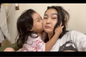 被强迫的，没办法，她要这样亲我，我能怎么办呢！接受吧😃。视频封面