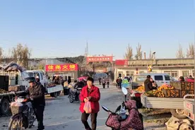 探访济南章丘女郎山下集市，看章丘大葱原产地的价格，看后别吃惊视频封面