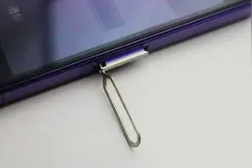 手机取卡没有取卡针？很简单，维修手机师傅教你一招，轻松取出！视频封面