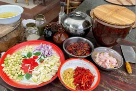 杰哥私房菜——“苦茭烧鳝鱼”，加点五花肉和高笋进去，太好吃了视频封面