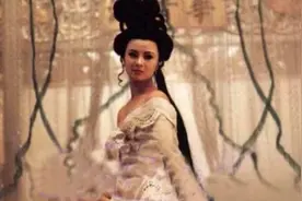 见了美女只会叫“哇塞”？来看李白见了杨贵妃后写给美女的赞美诗视频封面