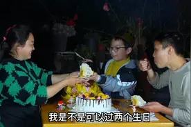 今天儿子的生日，双儿做了个儿子最爱的子姜鸭，这样的氛围太温馨