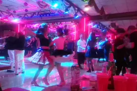 西安舞厅.简直不敢相信.瞧瞧“宝儿老师和徒弟”的配合嗨翻全场！
