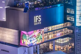 实拍网红城市长沙的万家丽路高架快速路，城市建设太震撼了！视频封面