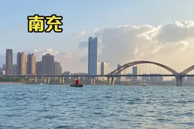 说四川穷的快来看看，实拍南充市街景，看看穷吗？