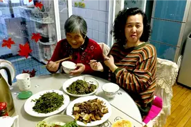 嫌我管的宽，我不管你谁管你，小时候你不也是这么管我的嘛